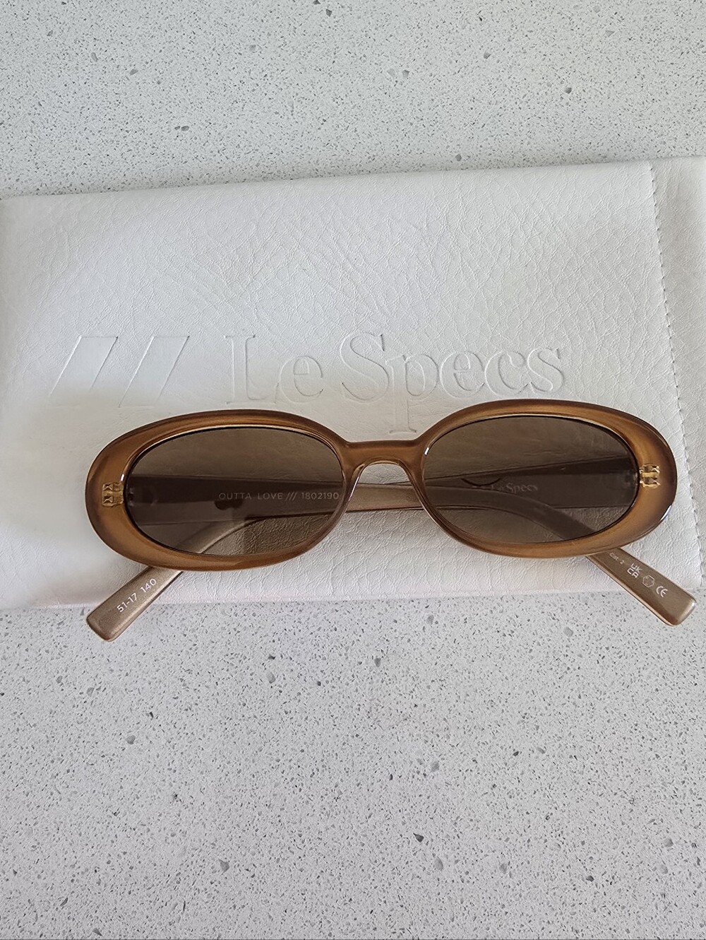 Le Specs Outta Love Brown Oval Women's Sunglasses - Like New - Picture 5 of 9